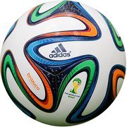 Профессиональные футбольные мячи ведущих производителей Adidas,  Nike,  
